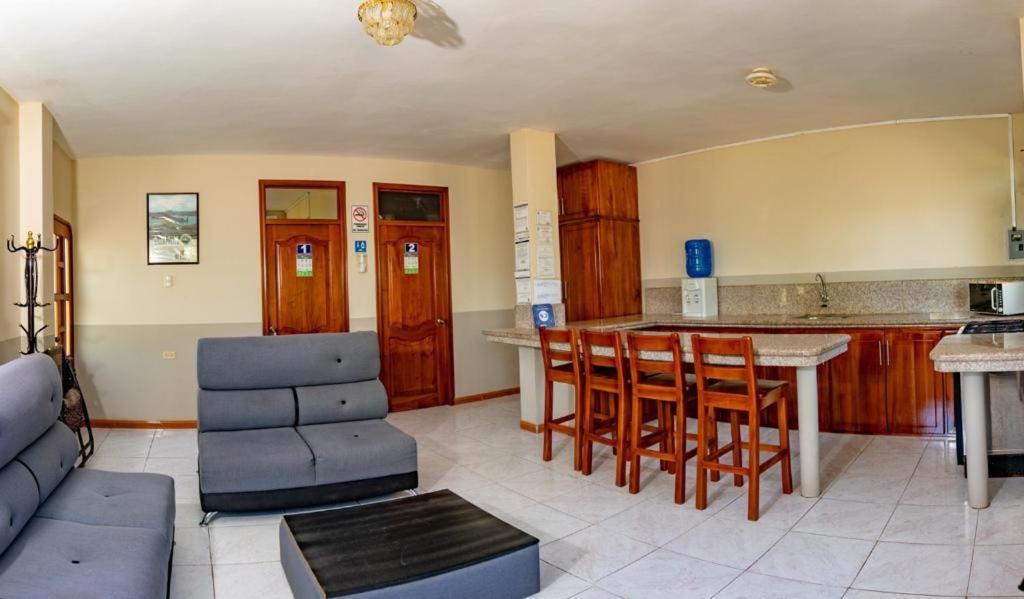 Cucuve Eco Hostal Puerto Baquerizo Moreno Zewnętrze zdjęcie